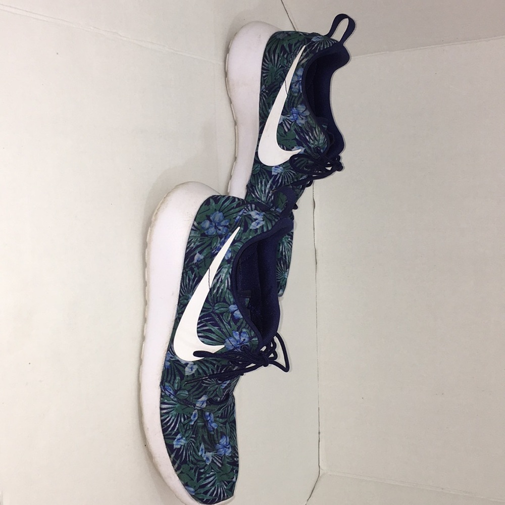 Nike Roche one print, men’s size 8 1/2.